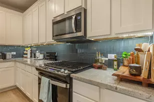 126 Periwinkle Ln, Bastrop, TX 78602 - Photo 11