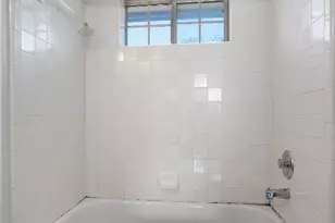 6300 Crumley Ln, Austin, TX 78741 - Photo 25