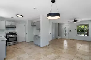 6300 Crumley Ln, Austin, TX 78741 - Photo 13