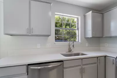 6300 Crumley Lane, Austin, TX 78741 - Photo 15