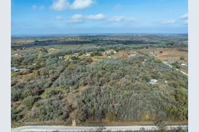 766 Bugtussle Lane, Luling, TX 78648 - Photo 11