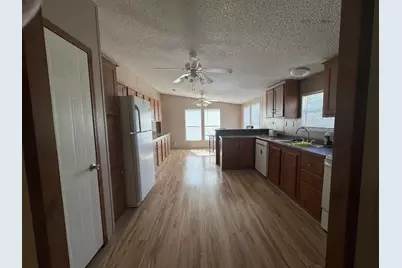 835 SW Hickory Street Street SW, Rockdale, TX 76567 - Photo 5