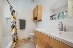 1800 E 14th St, Austin, TX 78702 - Photo 9