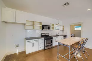 1800 E 14th St, Austin, TX 78702 - Photo 23