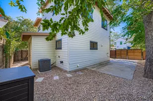1800 E 14th St, Austin, TX 78702 - Photo 31