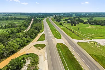 1389 Highway 290 E, Elgin, TX 78621 - Photo 13