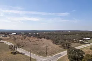100 S Waterbuck Wy, Lampasas, TX 76550 - Photo 5