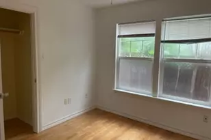 1916 E 10th St, Austin, TX 78702 - Photo 13