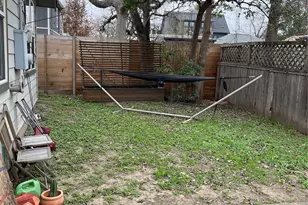 1916 E 10th St, Austin, TX 78702 - Photo 25