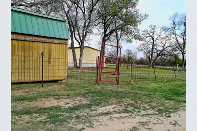 1042 Los Ranchitos Road, Cameron, TX 76520 - Photo 17
