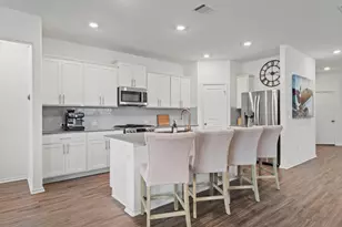 424 Wolf Springs Rd, Georgetown, TX 78628 - Photo 5