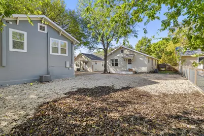 1223, 1223 1/2 & 1225 S Austin Avenue S, Georgetown, TX 78626 - Photo 25