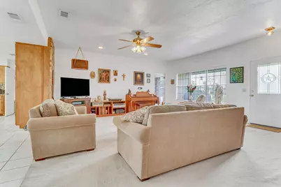12800 Quarterhorse Drive, Elgin, TX 78621 - Photo 5