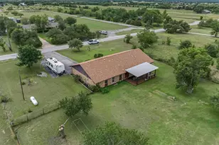 12800 Quarterhorse Dr, Elgin, TX 78621 - Photo 33