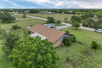 12800 Quarterhorse Drive, Elgin, TX 78621 - Photo 35