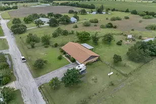 12800 Quarterhorse Dr, Elgin, TX 78621 - Photo 31