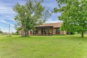 12800 Quarterhorse Dr, Elgin, TX 78621 - Photo 29