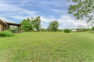 12800 Quarterhorse Dr, Elgin, TX 78621 - Photo 27
