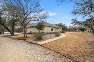 420 Rundberg Dr, Jarrell, TX 76537 - Photo 3