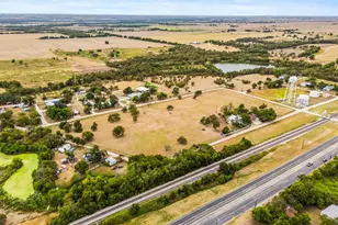 105 Davis Dr, Thorndale, TX 76577 - Photo 37