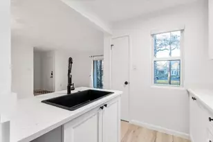 2119 Oxford Ave, Austin, TX 78704 - Photo 9