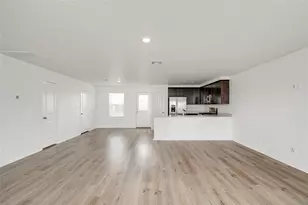 13520 Knights Br Dr, Elgin, TX 78621 - Photo 5