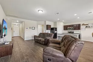 109 San Bernard Trl, Hutto, TX 78634 - Photo 5