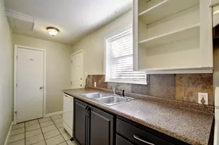 1704 E M. Franklin Ave, Austin, TX 78721 - Photo 7