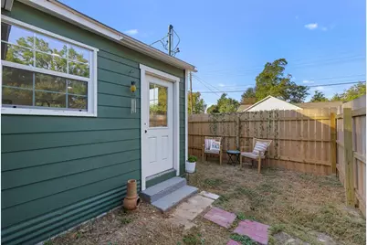 836 W Bell Avenue, Rockdale, TX 76567 - Photo 15