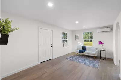 836 W Bell Avenue, Rockdale, TX 76567 - Photo 5