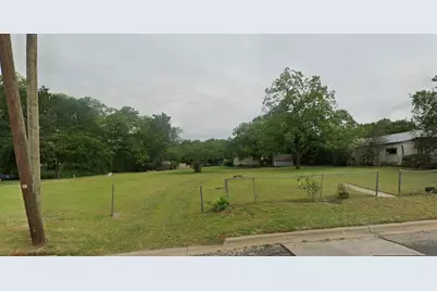 510 W Brenham Street, Elgin, TX 78621 - Photo 9