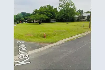 510 W Brenham Street, Elgin, TX 78621 - Photo 5