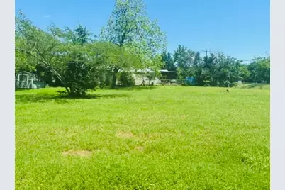 510 W Brenham Street, Elgin, TX 78621 - Photo 11