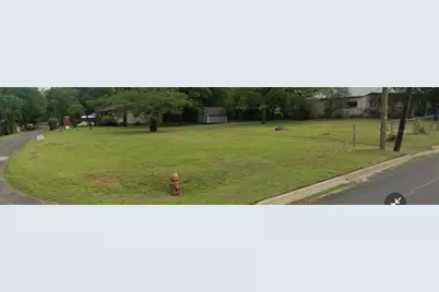 510 W Brenham Street, Elgin, TX 78621 - Photo 7