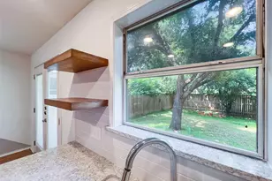 7521 Peabody Dr, Austin, TX 78729 - Photo 11