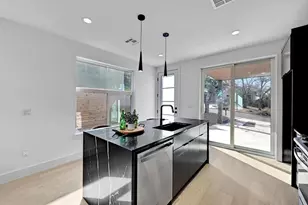1117 Lawson Ln, Austin, TX 78702 - Photo 9