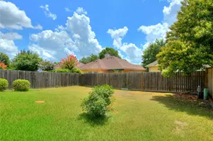 10215 River Plantation Dr, Austin, TX 78747 - Photo 37