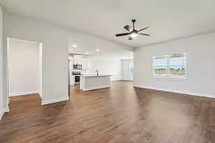 517 W Luna Blue Ln, Jarrell, TX 76537 - Photo 5