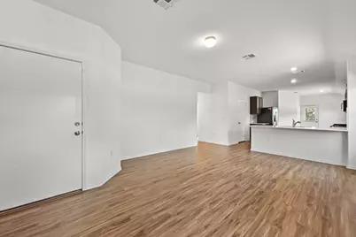 10404 Premier Park Street, Austin, TX 78747 - Photo 5