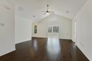 30 Wildwood Dr, Georgetown, TX 78633 - Photo 5