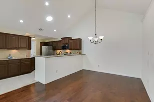 30 Wildwood Dr, Georgetown, TX 78633 - Photo 9