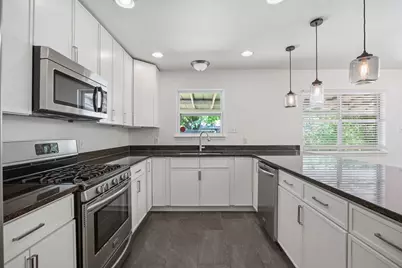 5114 Emerald Forest Drive, Austin, TX 78745 - Photo 5