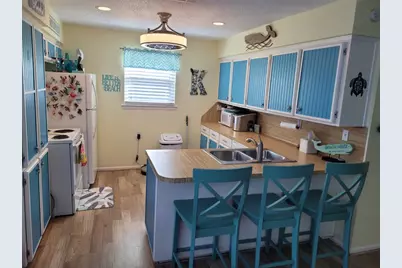 16607 Henry Morgan Road, Jamaica Beach, TX 77554 - Photo 17