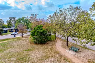 505 W Crestland Dr, Austin, TX 78752 - Photo 33