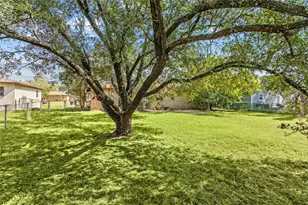 160 Gaeke St, Giddings, TX 78942 - Photo 25