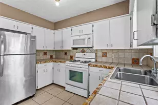 160 Gaeke St, Giddings, TX 78942 - Photo 7