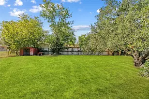 160 Gaeke St, Giddings, TX 78942 - Photo 27