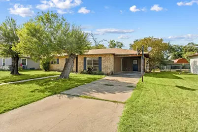 160 Gaeke Street, Giddings, TX 78942 - Photo 3