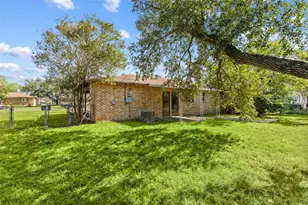 160 Gaeke St, Giddings, TX 78942 - Photo 21