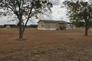 61 Co Rd 433, Thrall, TX 76578 - Photo 15